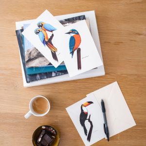 deux-cartes-illustrees-sur-le-theme-de-la-biodiversite-accompagnees-de-leurs-enveloppes